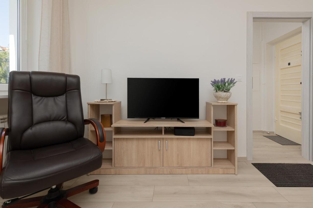 Raclawicka Cozy Studio Apartment By Noclegi Renters Варшава Экстерьер фото